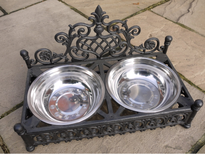 Dog Dish Set Holder