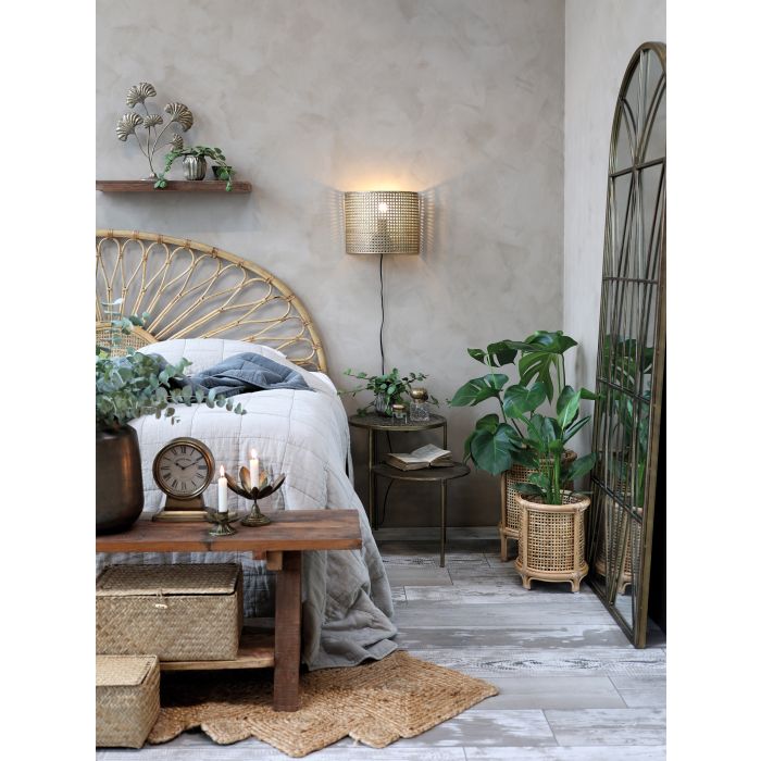 Candle Stickholder With Leaves